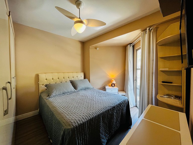 (221) Casa Condomínio |Praia Amores & Brava | Pátio e Gramad