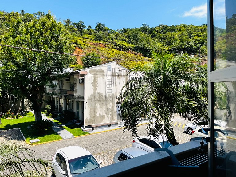 (221) Casa Condomínio |Praia Amores & Brava | Pátio Playgrou