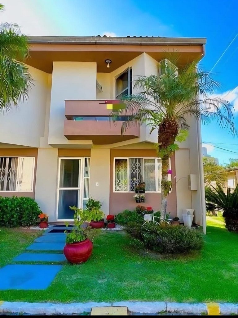 (221) Casa Condomínio |Praia Amores & Brava | Pátio e Gramad