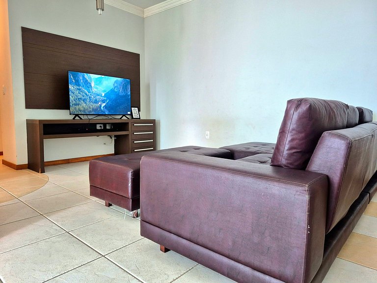 Sacada Ampla com Churrasqueira 3 Quartos |CURTA229