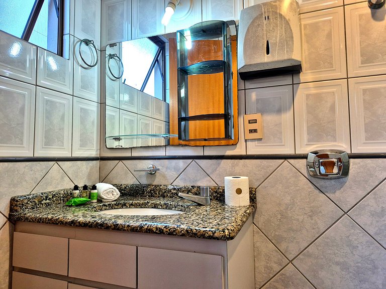 CURTA!|231| 2Q| Sacada c/ Churrasqueira|350m Praia