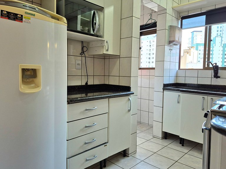 CURTA!|231| 2Q| Sacada c/ Churrasqueira|350m Praia