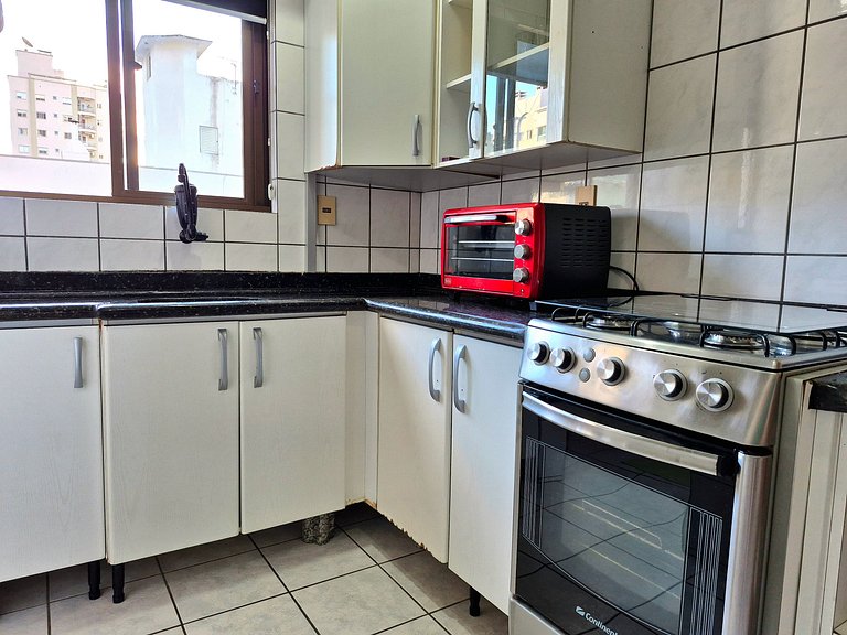 CURTA!|231| 2Q| Sacada c/ Churrasqueira|350m Praia