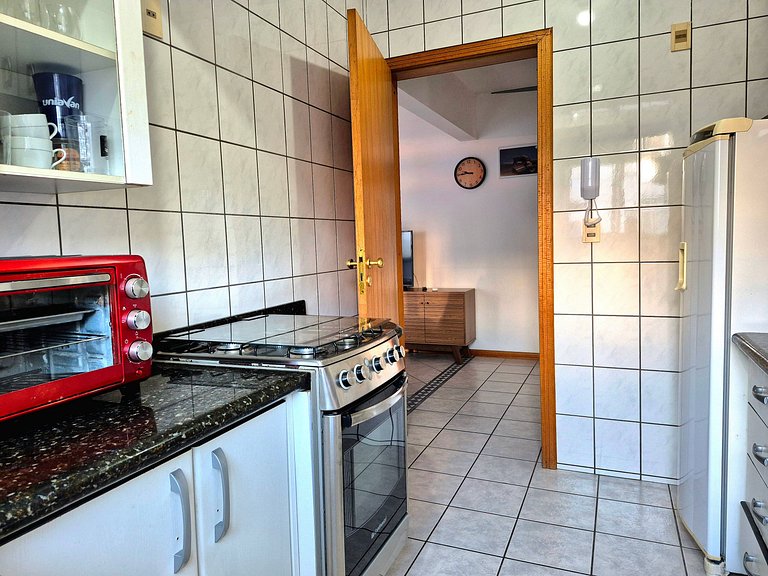 CURTA!|231| 2Q| Sacada c/ Churrasqueira|350m Praia