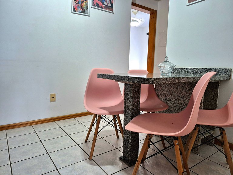 CURTA!|231| 2Q| Sacada c/ Churrasqueira|350m Praia