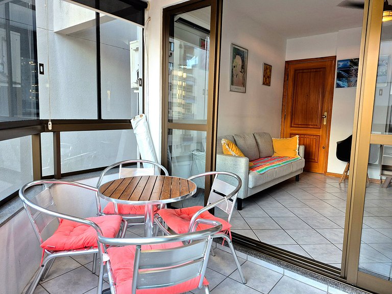 CURTA!|231| 2Q| Sacada c/ Churrasqueira|350m Praia