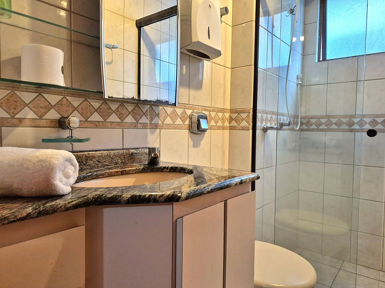 CURTA!|231| 2Q| Sacada c/ Churrasqueira|350m Praia