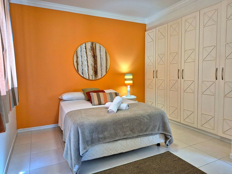 Balcony with Barbecue Grill | Central Area 2 Suites | CURTA1