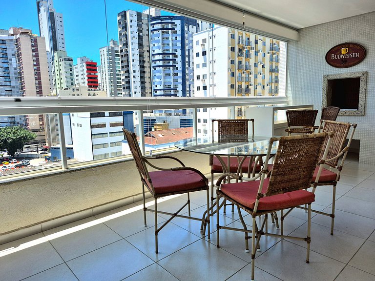 CURTA!|131| 2 Suítes | Centro | Churrasqueira