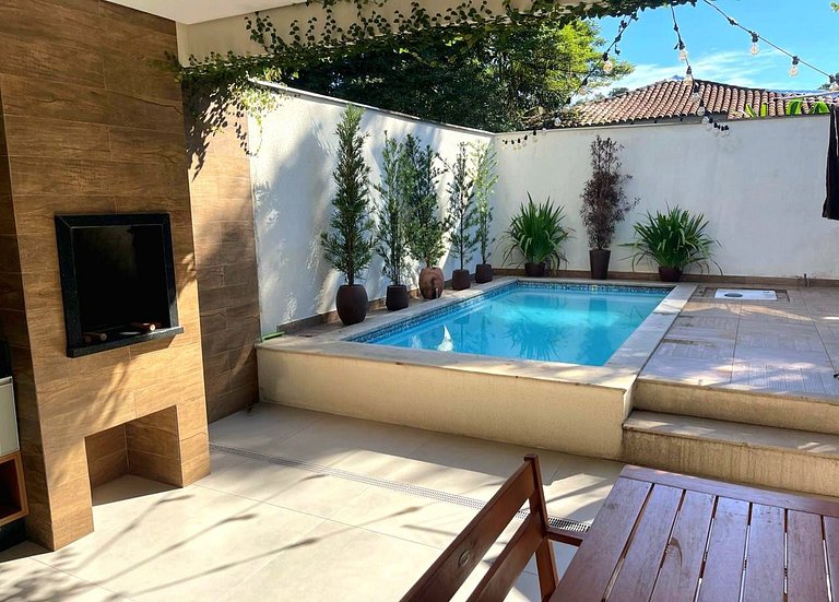 CURTA!|234| Casa 3Q| Área Churrasqueira c/ Piscina