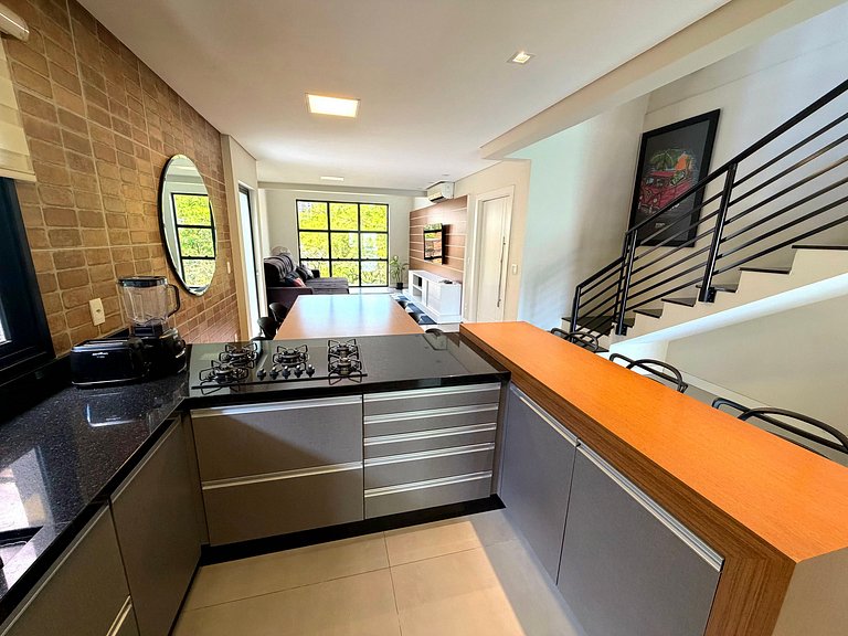 CURTA!|234| Casa 3Q| Área Churrasqueira c/ Piscina