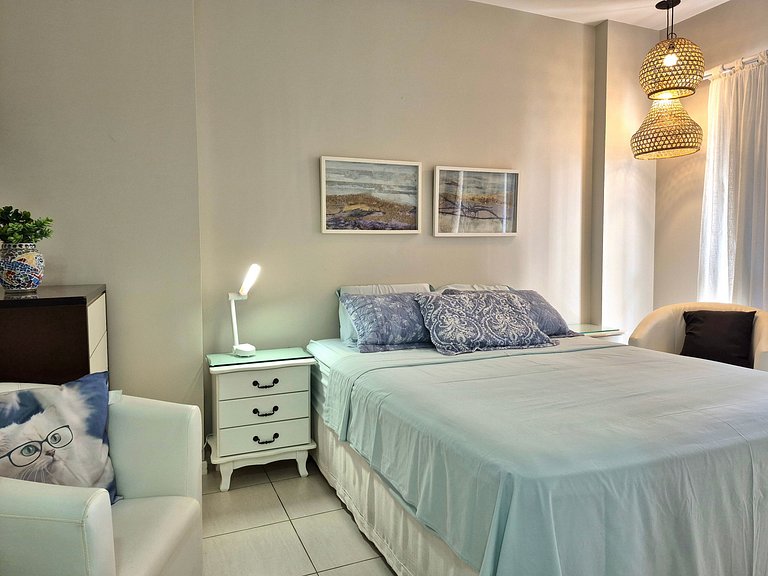 Half a block from the beach 3 bedrooms & parking open view C
