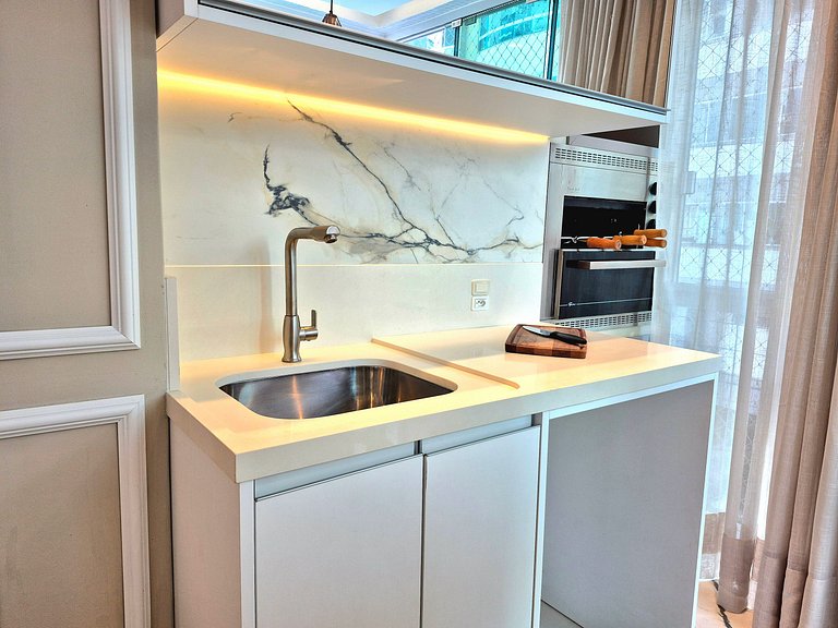 3 Suítes Elegance 150m Praia Central |CURTA238