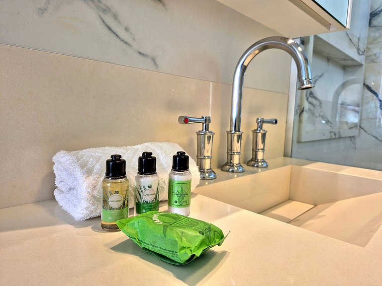 3 Suítes Elegance 150m Praia Central |CURTA238