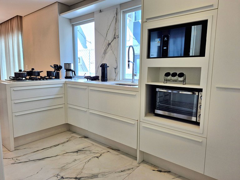 3 Suítes Elegance 150m Praia Central |CURTA238