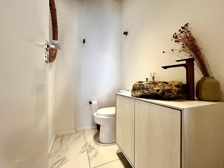 Boho Elegance Brava Arts 2 Suítes |CURTA240