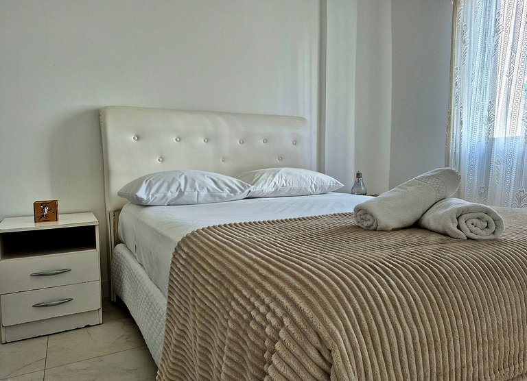 CURTA! |197| Apê Central 2 Quartos | 150m Praia