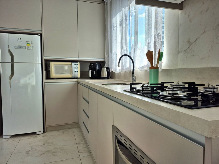 CURTA! |197| Apê Central 2 Quartos | 150m Praia