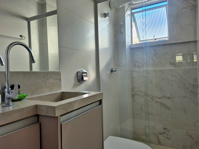 CURTA! |197| Apê Central 2 Quartos | 150m Praia