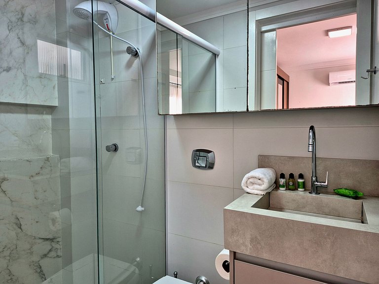 CURTA! |197| Apê Central 2 Quartos | 150m Praia