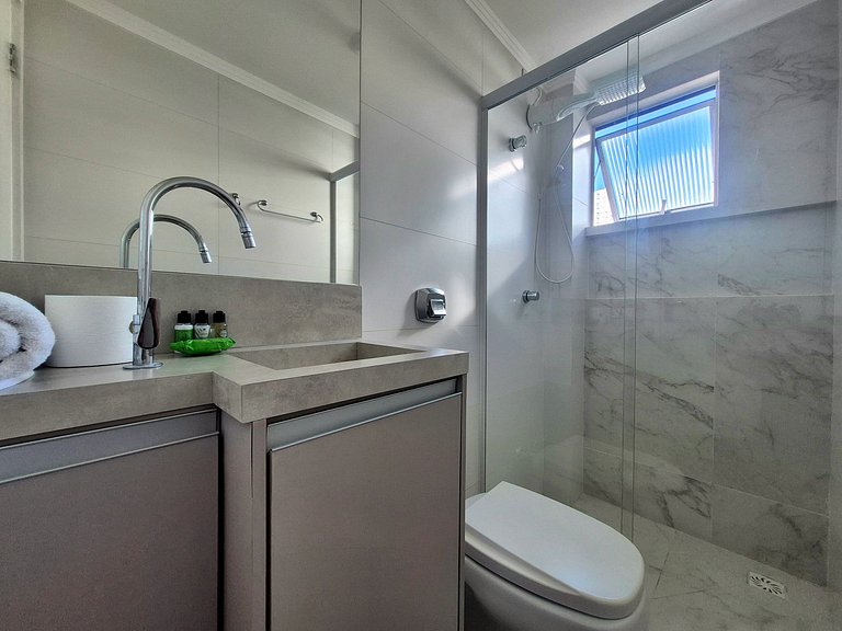 CURTA! |197| Apê Central 2 Quartos | 150m Praia