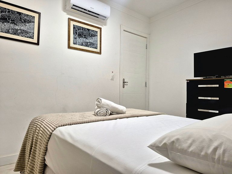 CURTA! |197| Apê Central 2 Quartos | 150m Praia