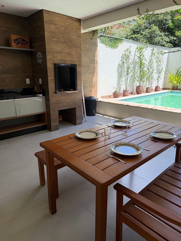 Piscina & Varanda Gourmet 3 Quartos |CURTA234