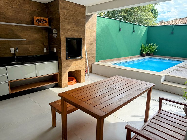 Piscina & Varanda Gourmet 3 Quartos |CURTA234