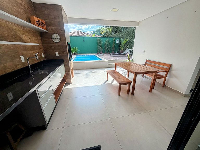 Piscina & Varanda Gourmet 3 Quartos |CURTA234