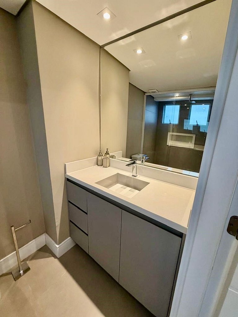 Luxury 4 suites l Oceanfront l Barra Sul by CURTA!