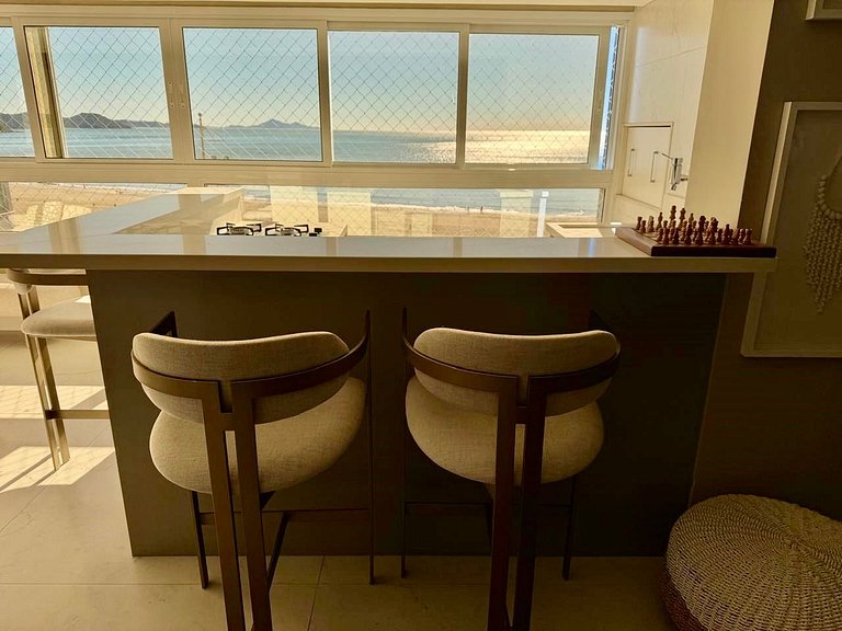 Luxury 4 suites l Oceanfront l Barra Sul by CURTA!