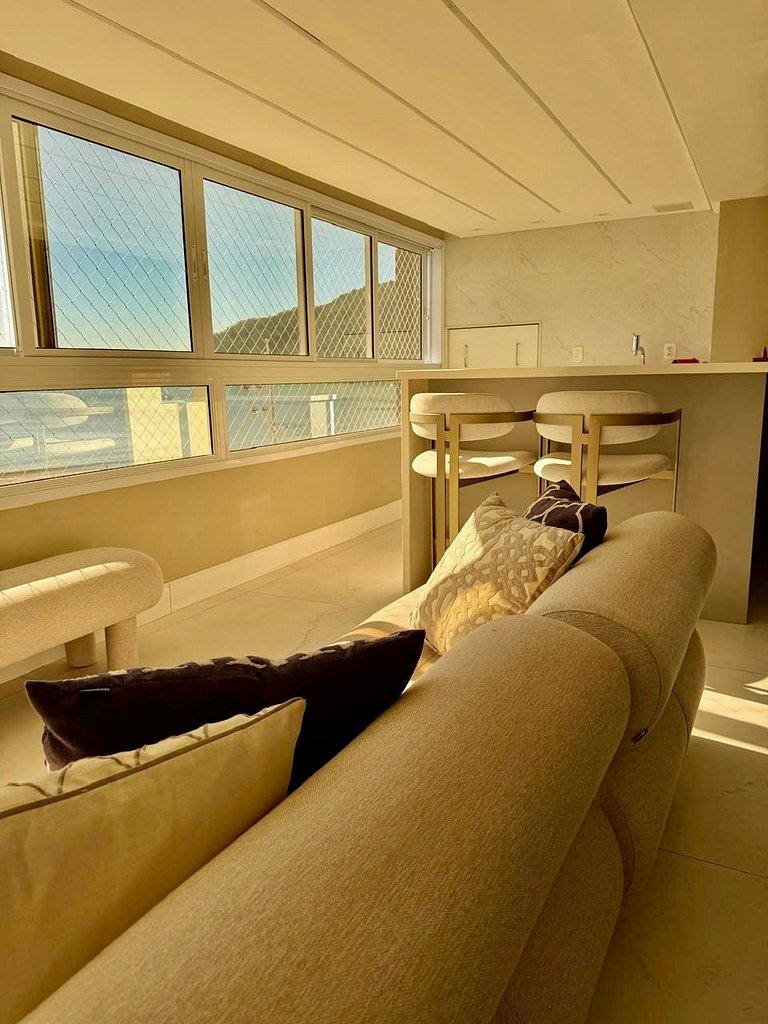 Luxury 4 suites l Oceanfront l Barra Sul by CURTA!
