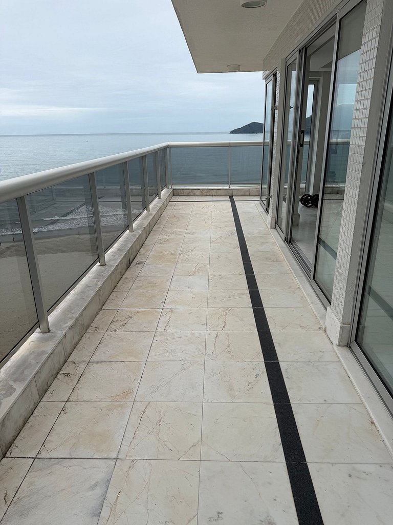 Cobertura  4 suítes vista panorâmica de 180 graus